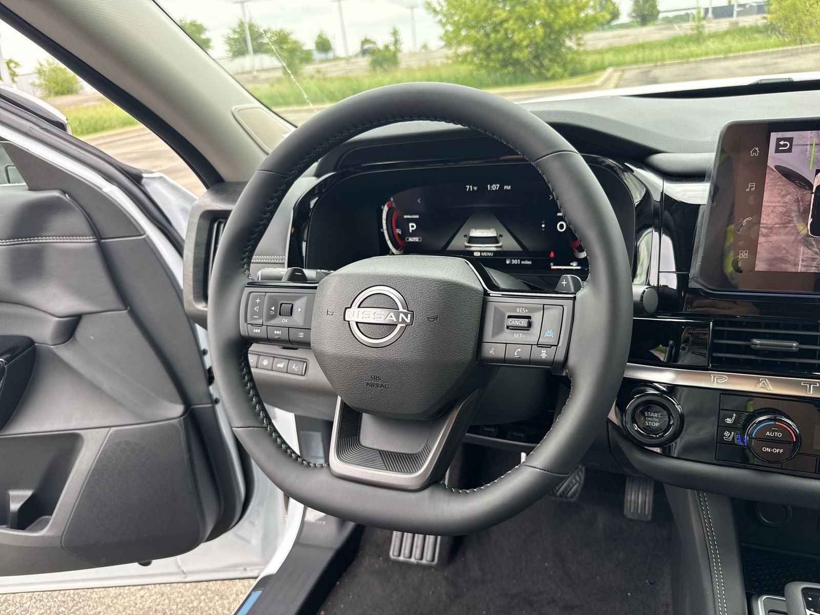 2026 Nissan Pathfinder Platinum Captain Chairs Package