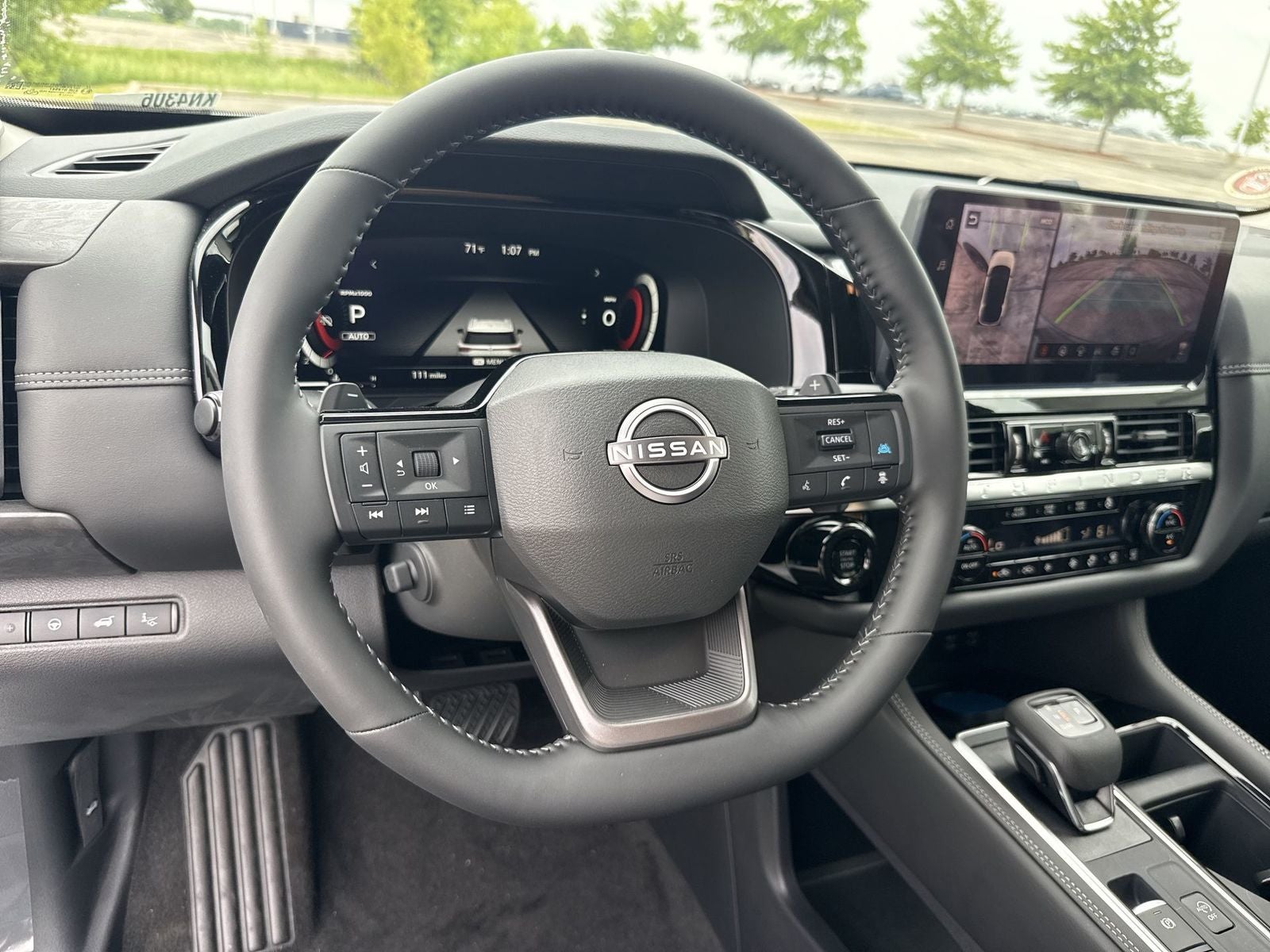2026 Nissan Pathfinder Platinum Captain Chairs Package