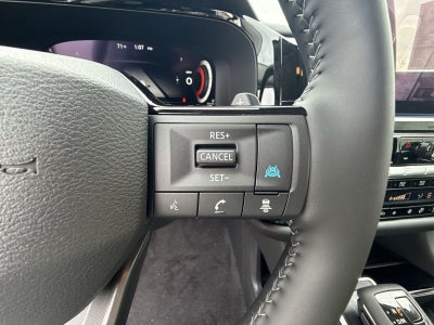 2026 Nissan Pathfinder Platinum Captain Chairs Package