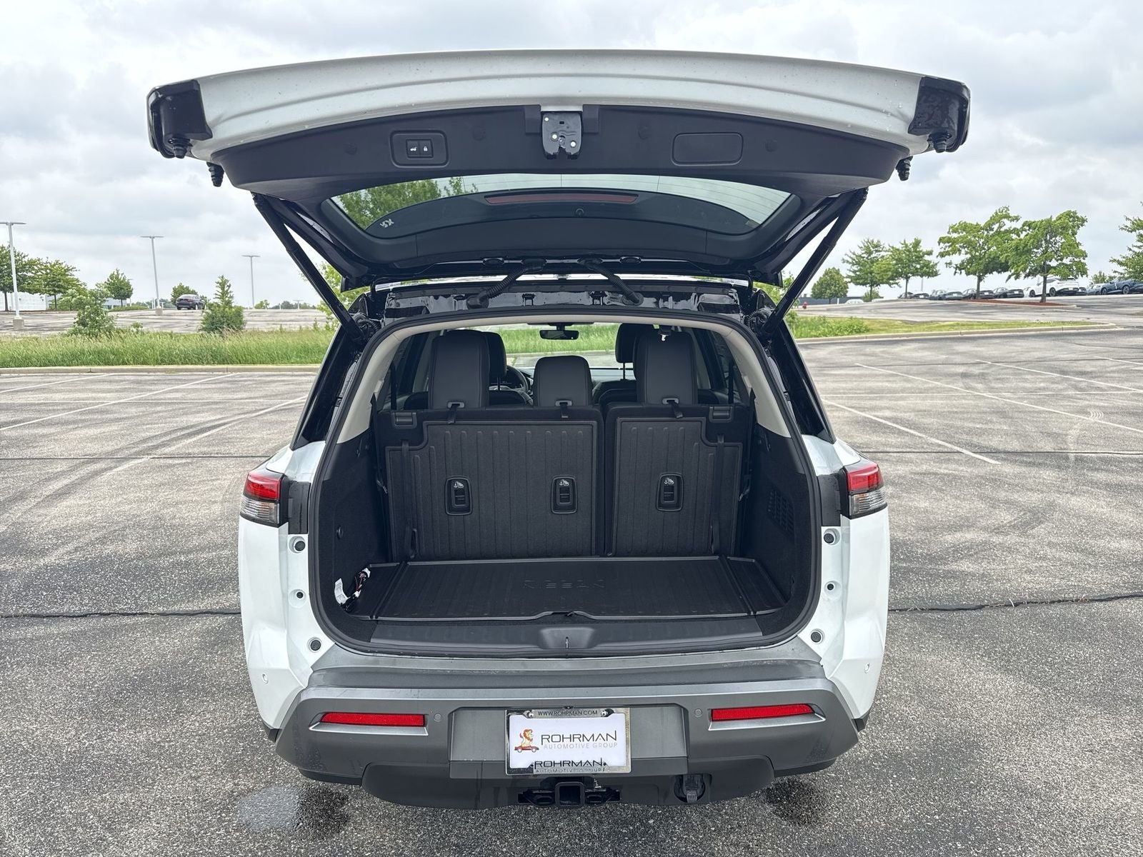 2026 Nissan Pathfinder Platinum Captain Chairs Package