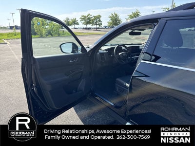2026 Nissan Pathfinder Platinum Captain Chairs Package