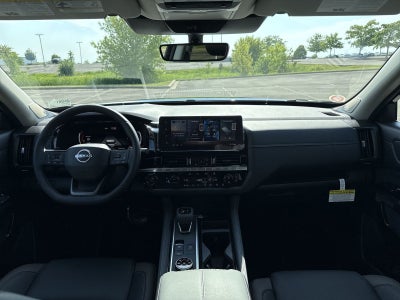 2026 Nissan Pathfinder Platinum Captain Chairs Package