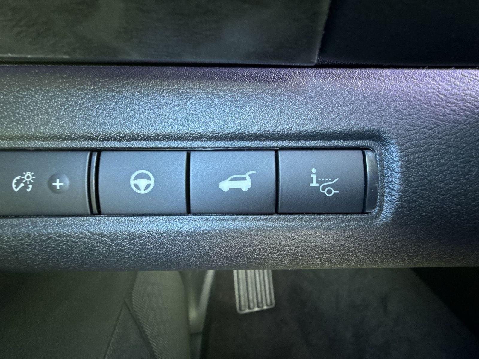 2026 Nissan Pathfinder Platinum Captain Chairs Package
