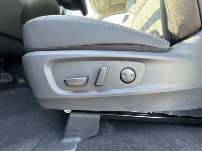 2026 Nissan Pathfinder Platinum Captain Chairs Package