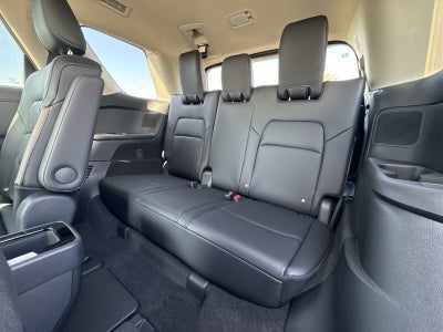 2026 Nissan Pathfinder Platinum Captain Chairs Package