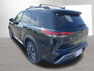 2026 Nissan Pathfinder Platinum Captain Chairs Package