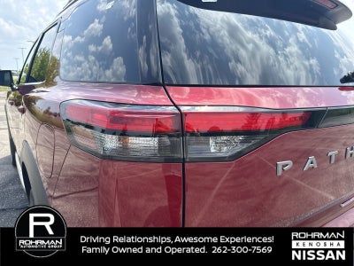 2026 Nissan Pathfinder Platinum Captain Chairs Package