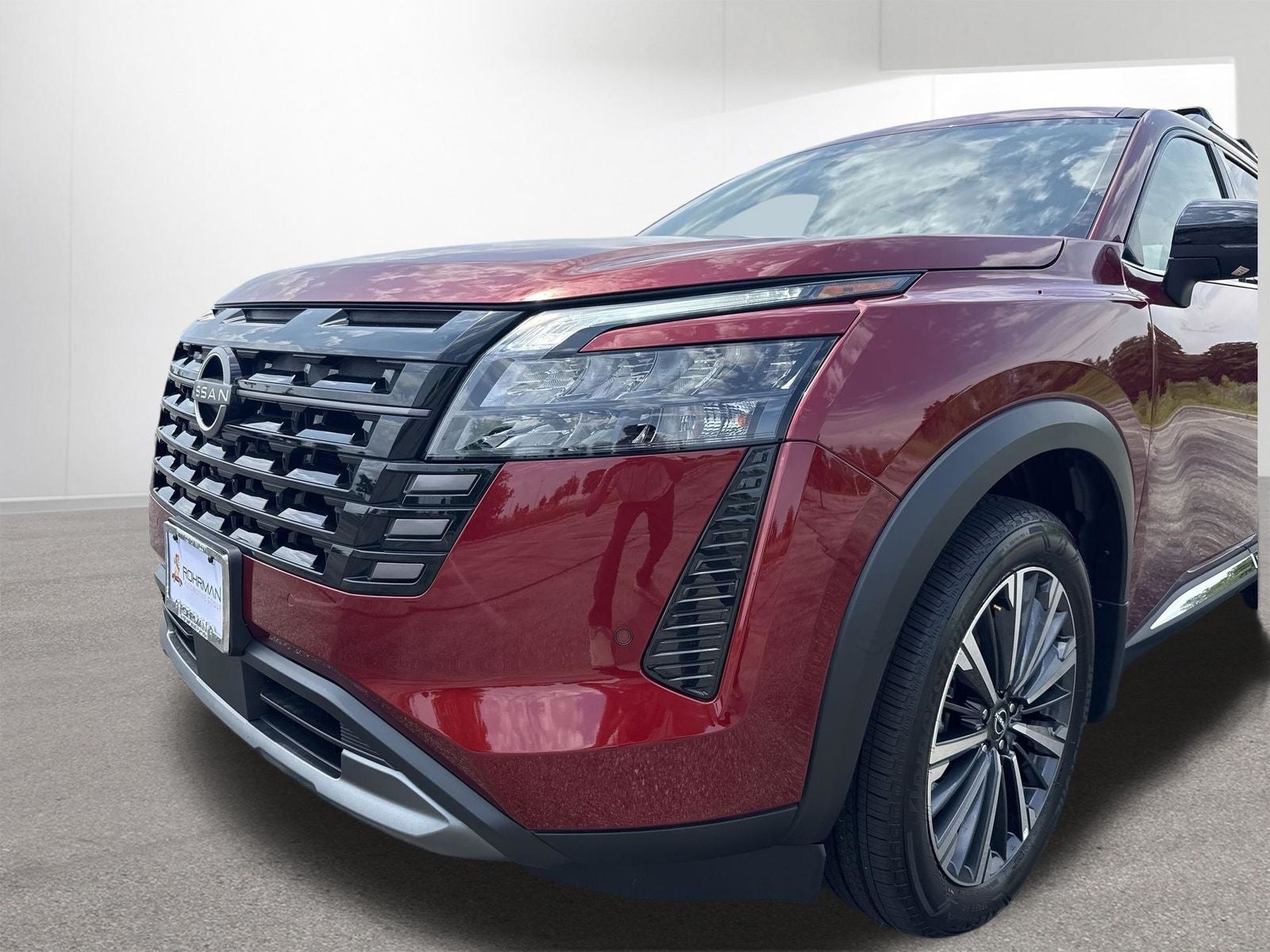 2026 Nissan Pathfinder Platinum Captain Chairs Package
