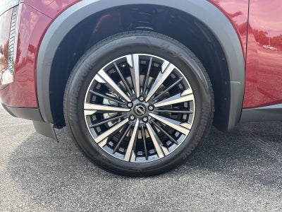 2026 Nissan Pathfinder Platinum Captain Chairs Package