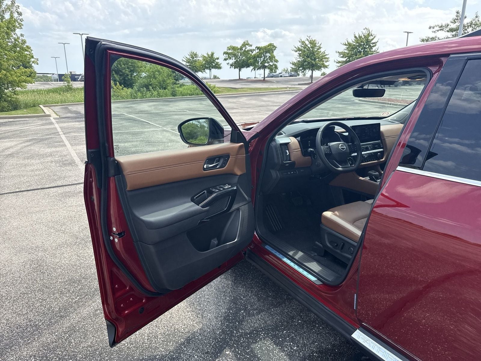 2026 Nissan Pathfinder Platinum Captain Chairs Package