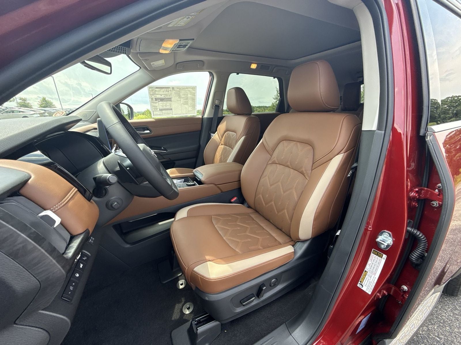 2026 Nissan Pathfinder Platinum Captain Chairs Package