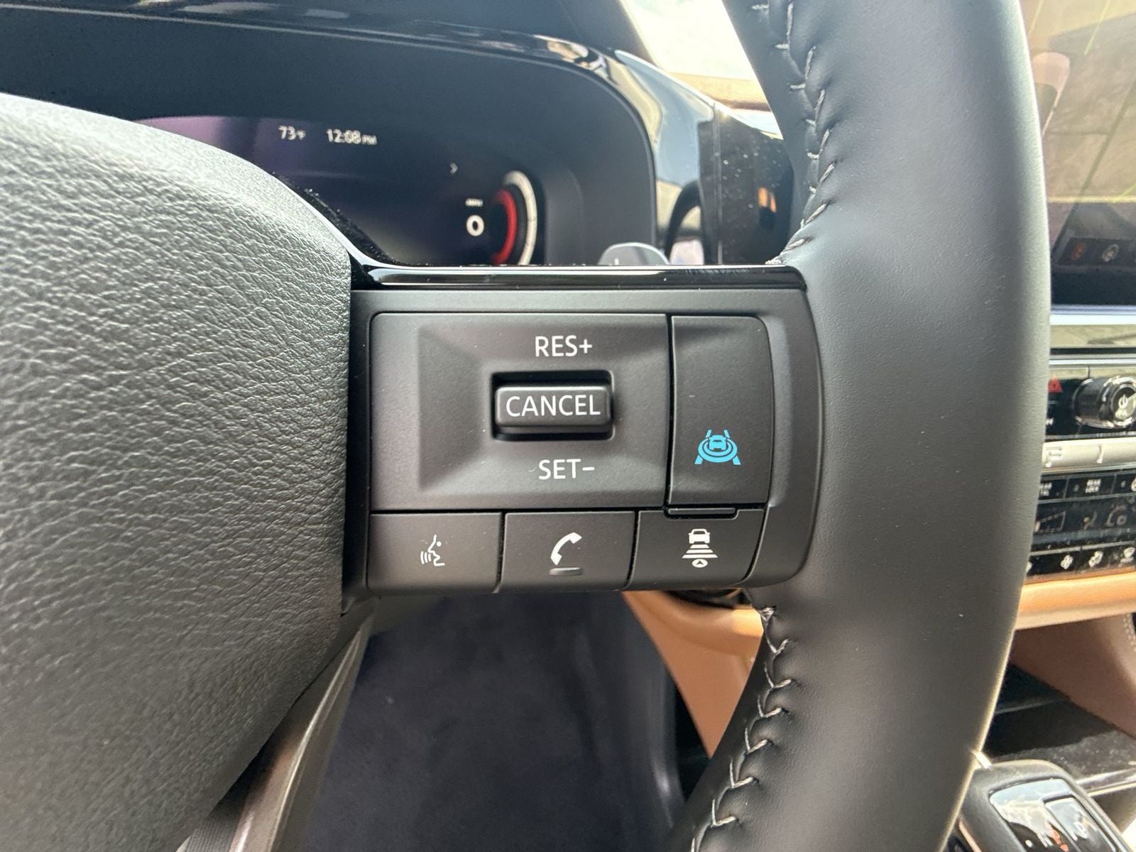 2026 Nissan Pathfinder Platinum Captain Chairs Package