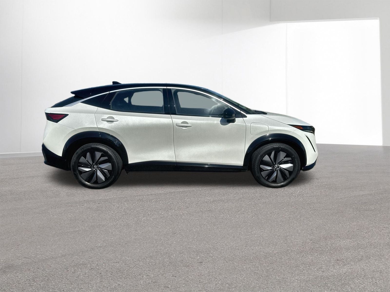 2023 Nissan Ariya VENTURE+