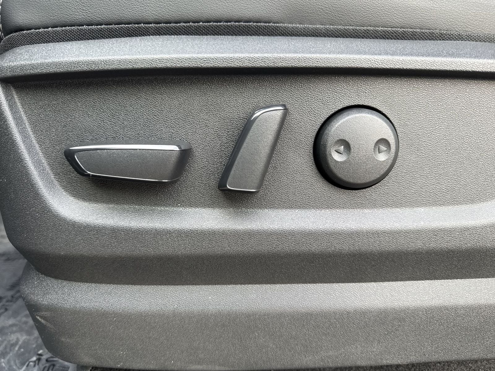 2026 Nissan Armada PRO-4X Captain's Chair Seat Package