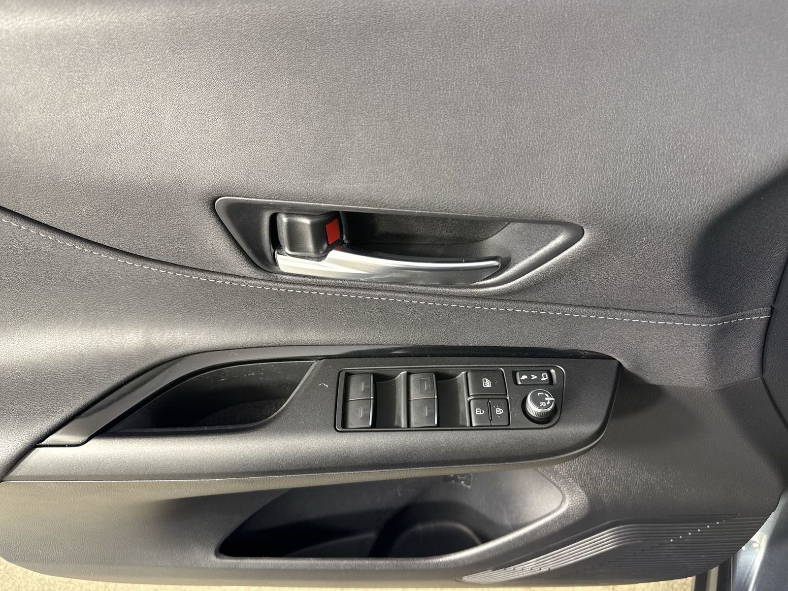 2024 Toyota Venza LE