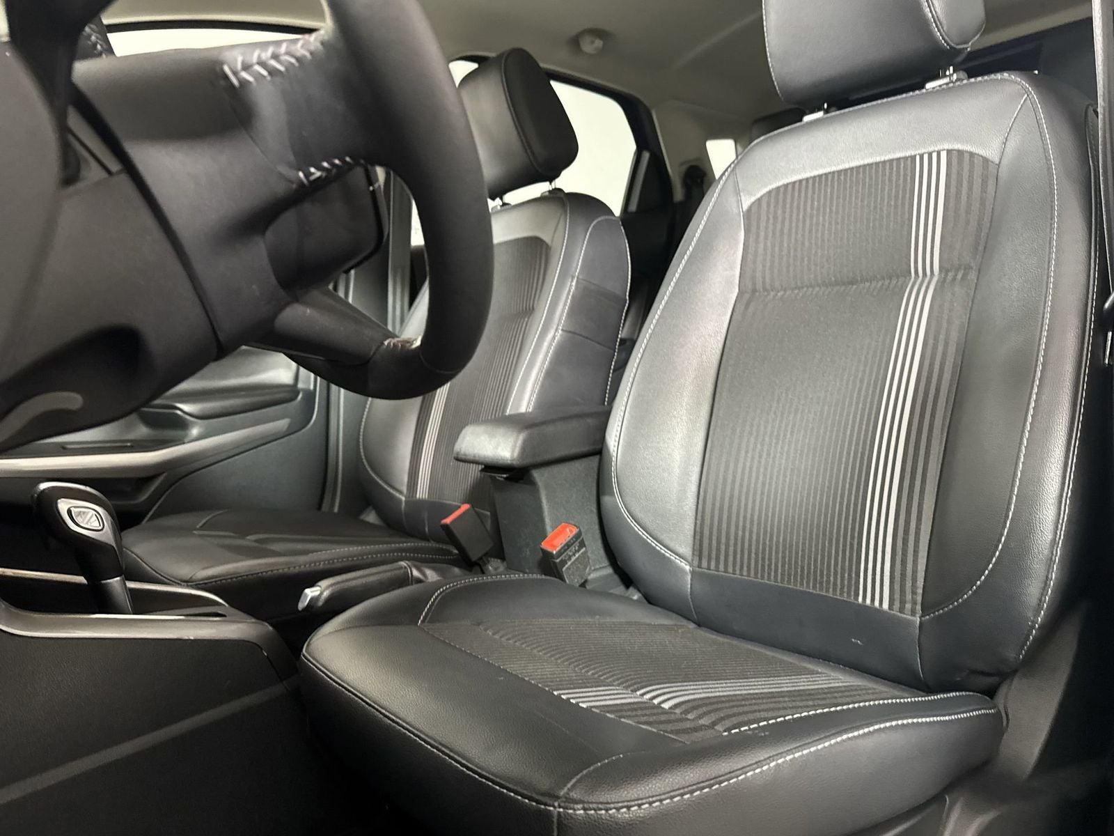 2022 Ford EcoSport SES