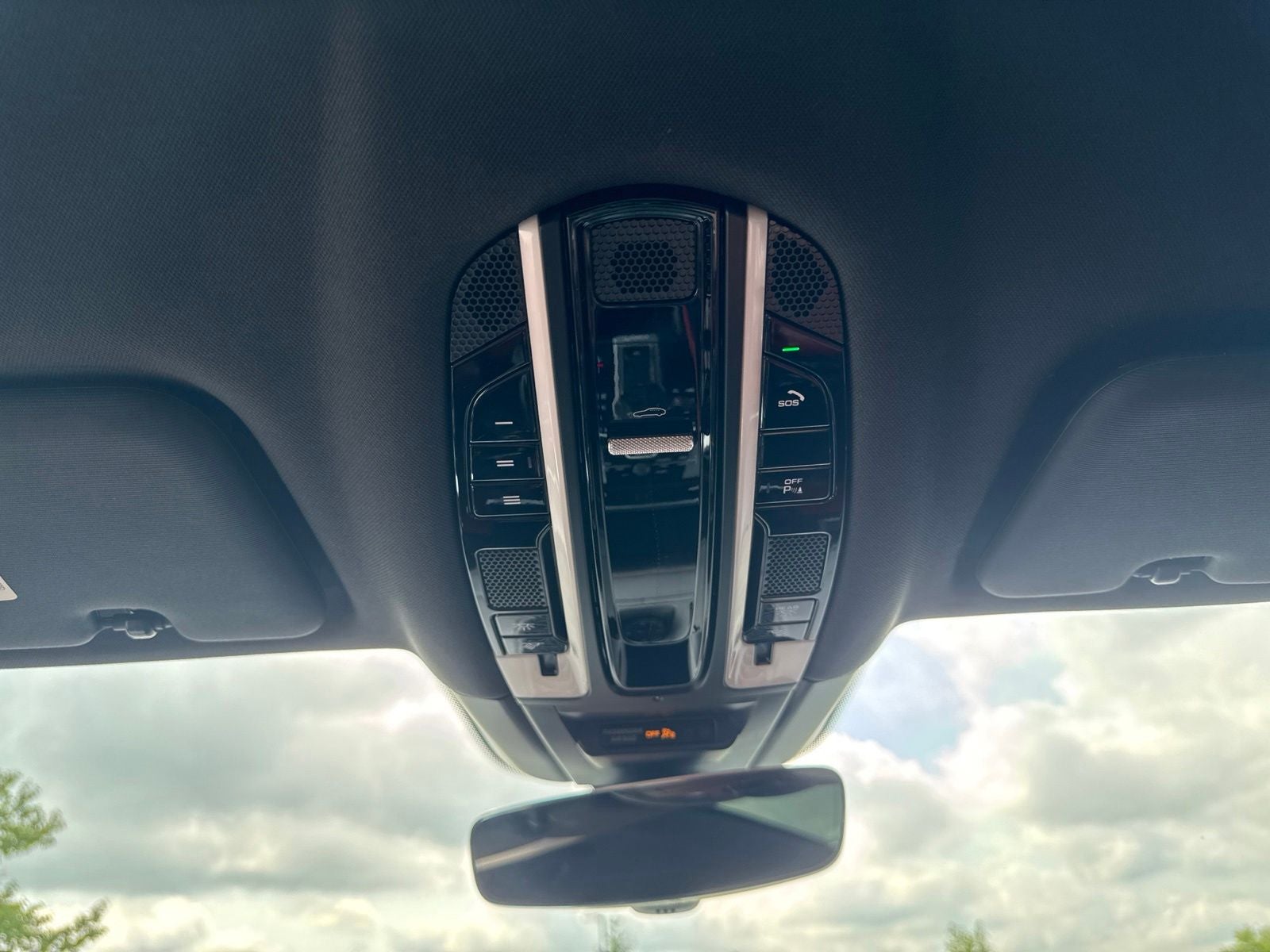 2022 Porsche Cayenne Coupe Platinum Edition