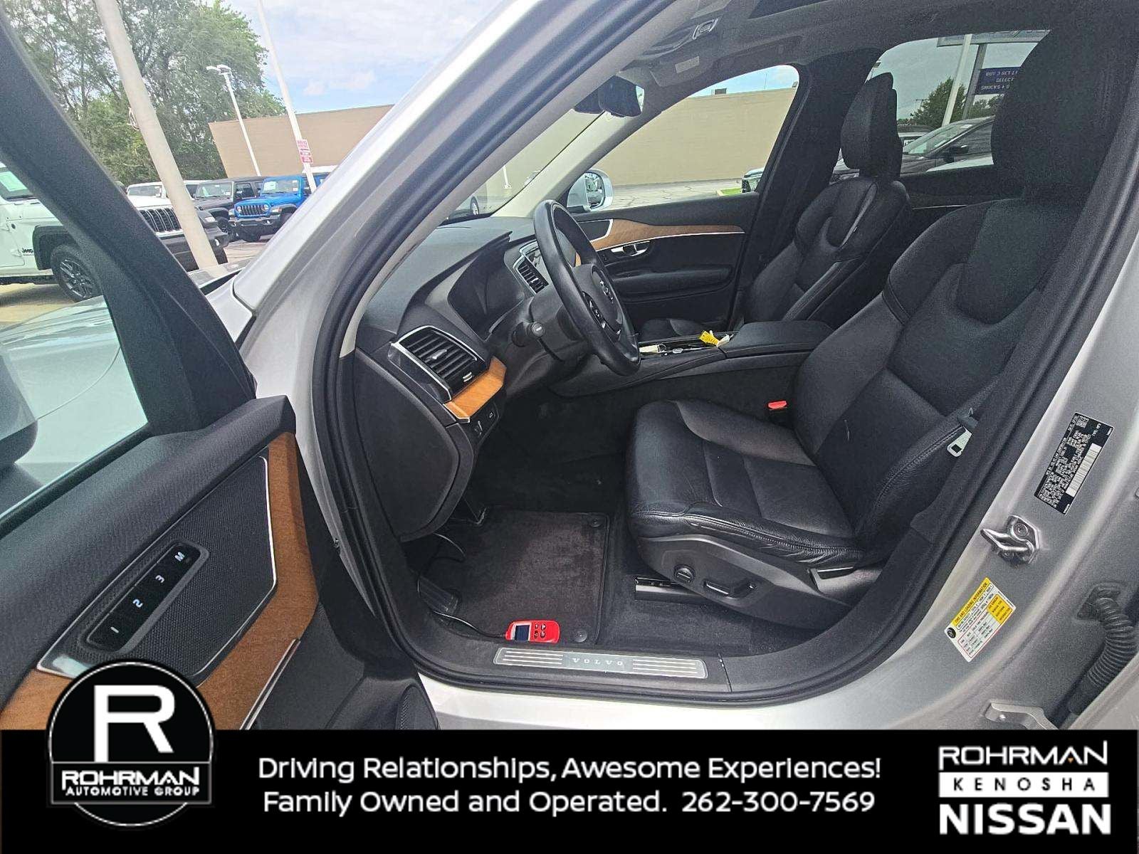2021 Volvo XC90 T6 Momentum