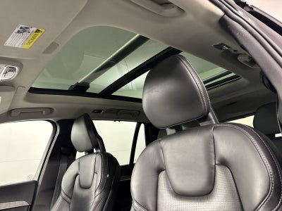 2022 Volvo XC90 Recharge Plug-In Hybrid T8 Inscription 6 Passenger