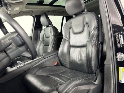 2022 Volvo XC90 Recharge Plug-In Hybrid T8 Inscription 6 Passenger
