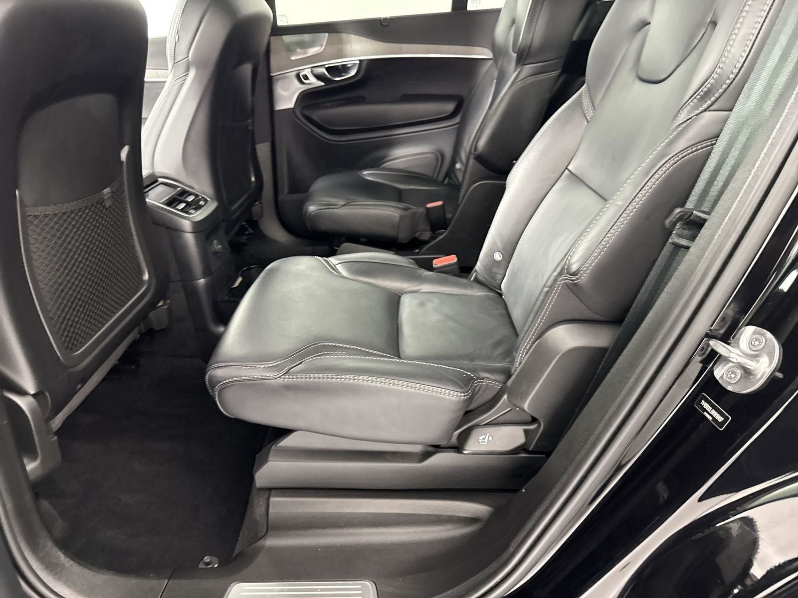 2022 Volvo XC90 Recharge Plug-In Hybrid T8 Inscription 6 Passenger