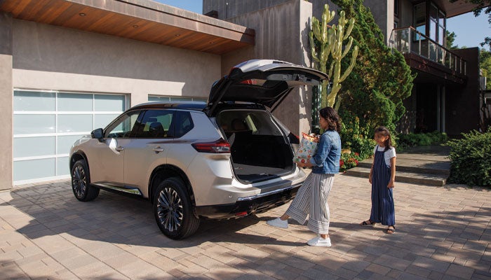 Kenosha Nissan in Bristol WI