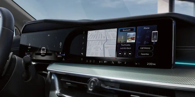 Kenosha Nissan in Bristol WI